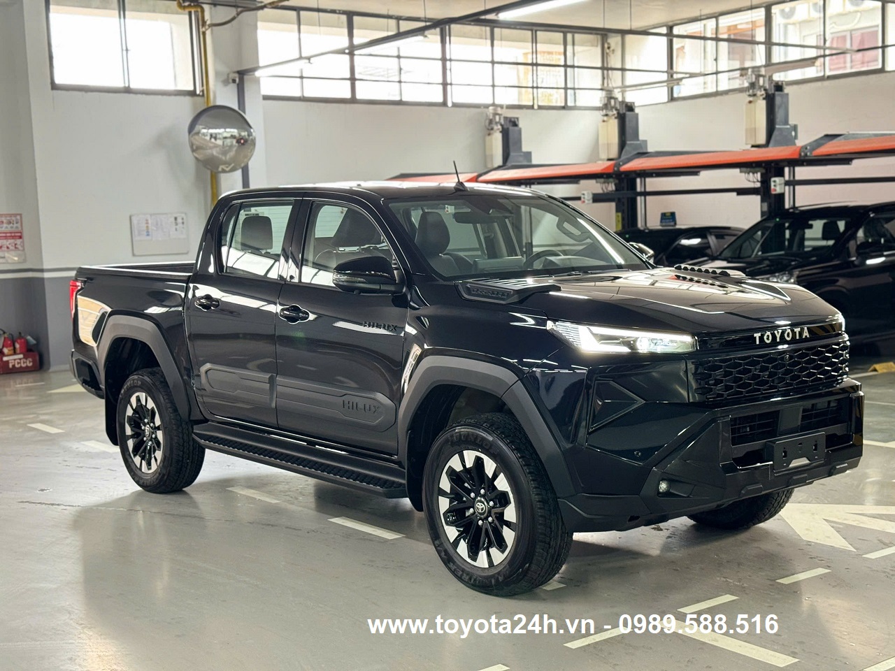 toyota-hilux-2.8AT-4x4-2026-mau-den-danh-gia-xe